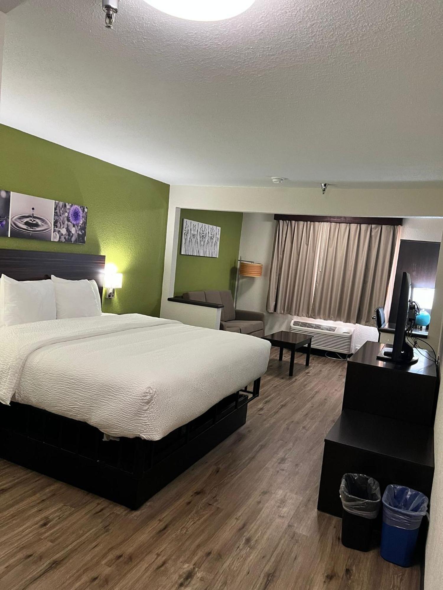 Sleep Inn & Suites Salina I-135 Екстер'єр фото