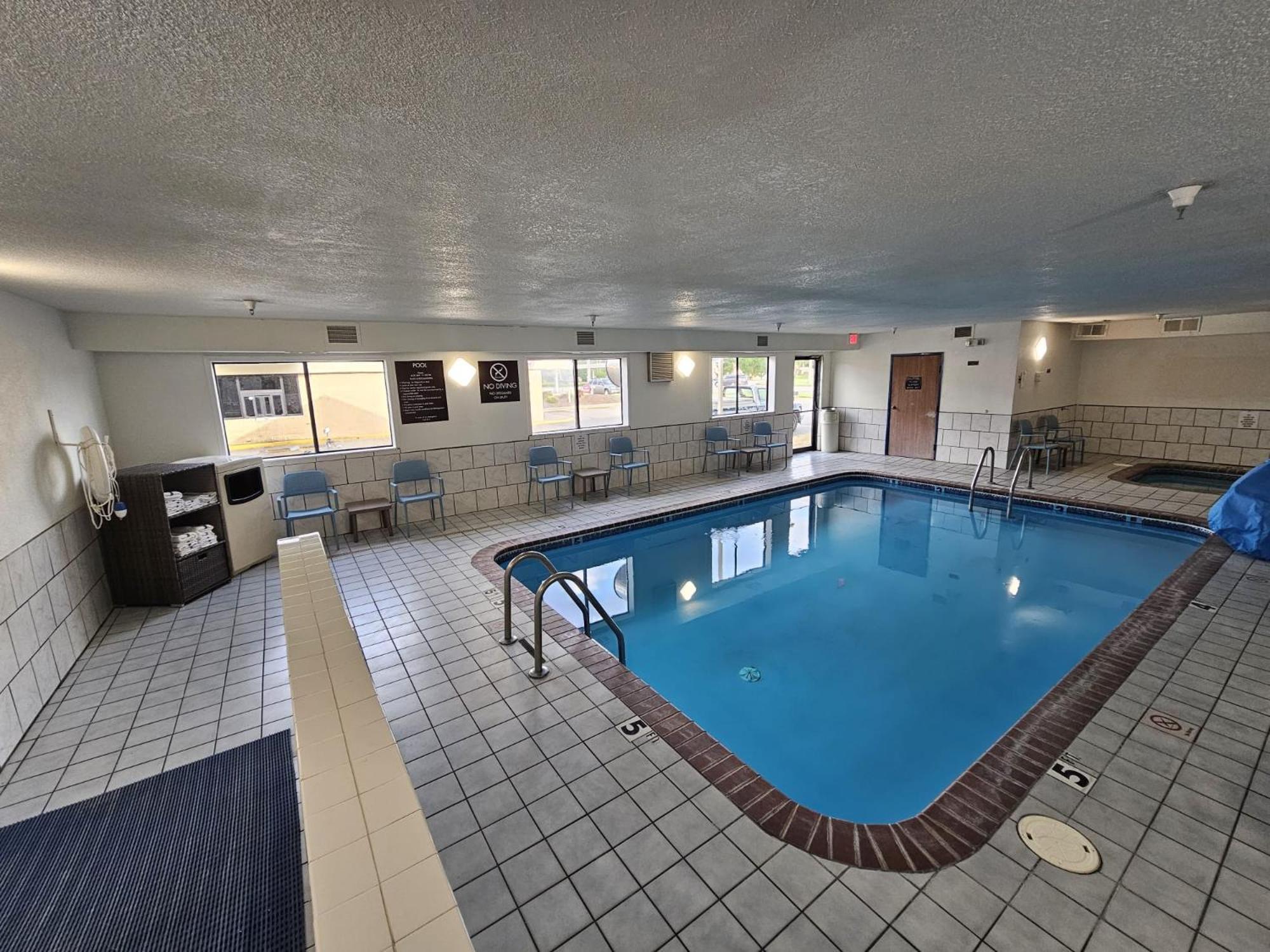 Sleep Inn & Suites Salina I-135 Екстер'єр фото