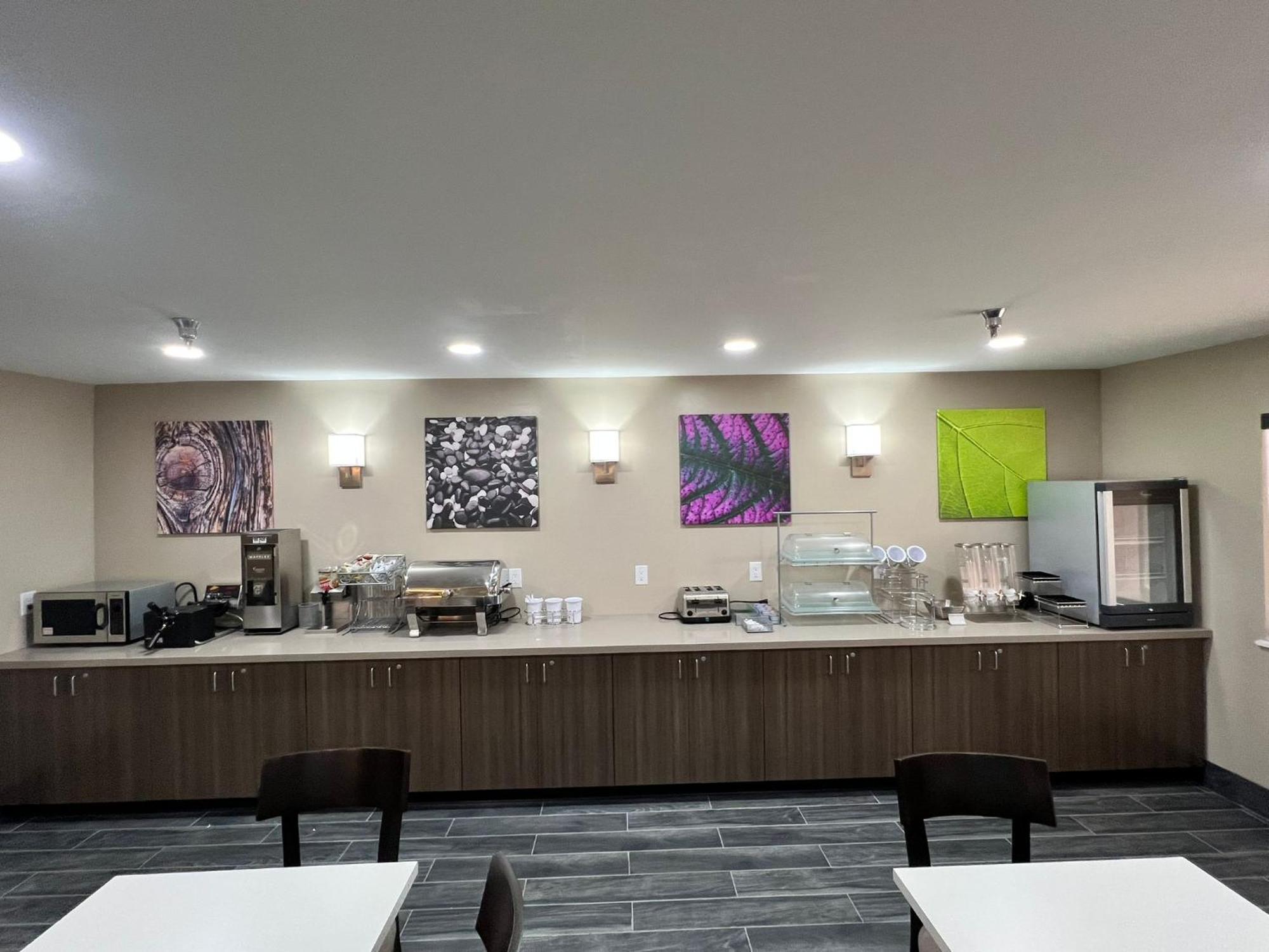 Sleep Inn & Suites Salina I-135 Екстер'єр фото