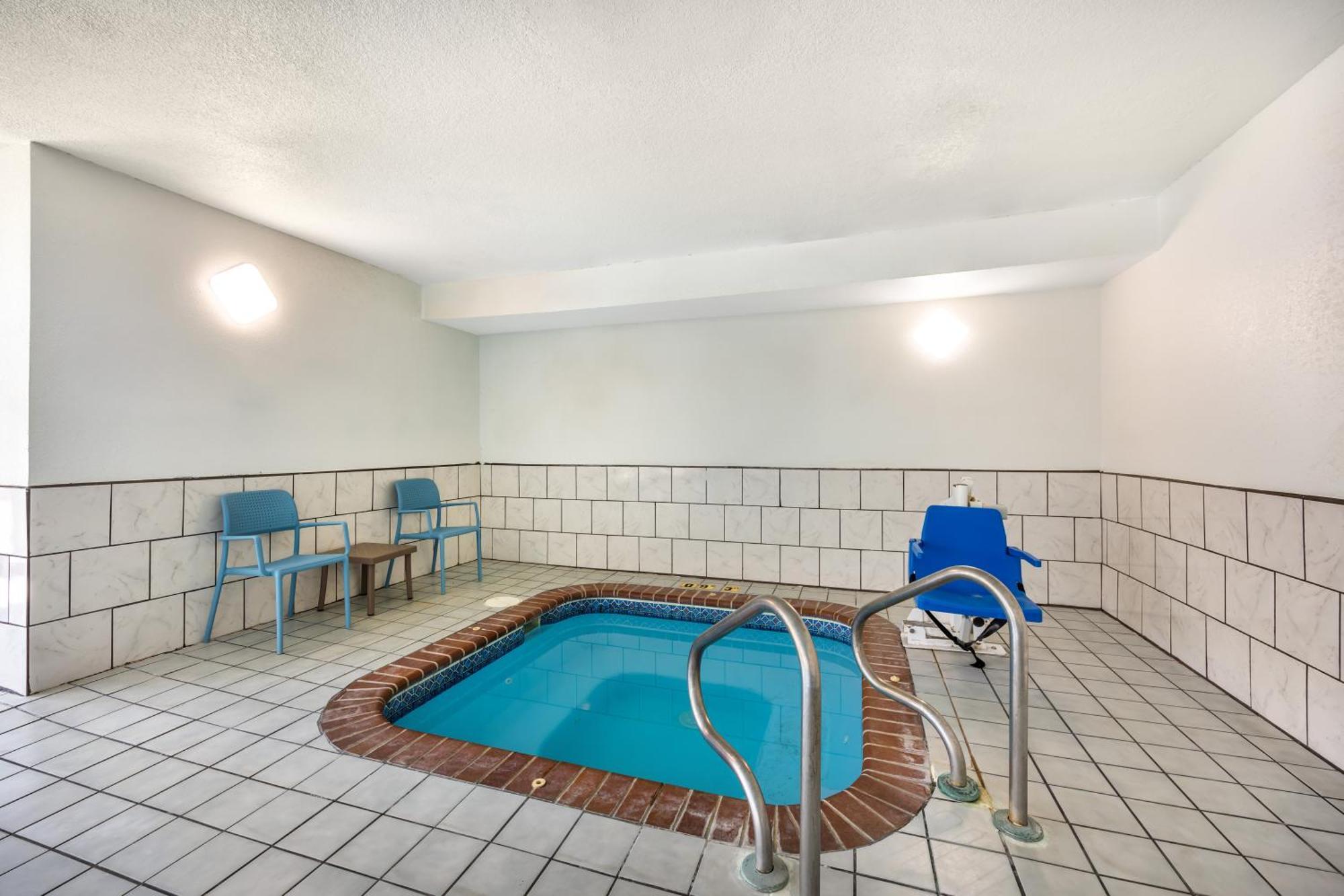 Sleep Inn & Suites Salina I-135 Екстер'єр фото