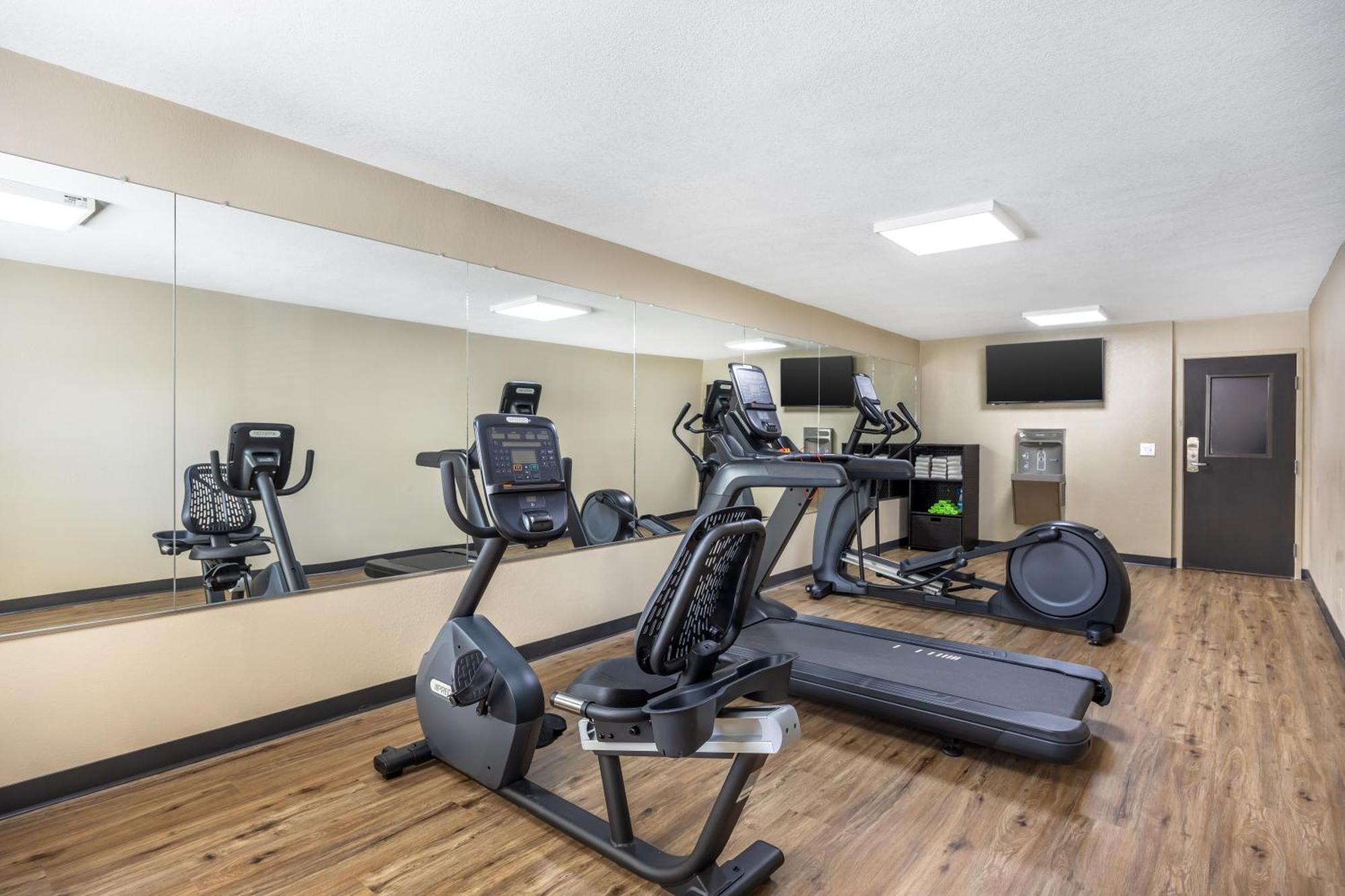 Sleep Inn & Suites Salina I-135 Екстер'єр фото