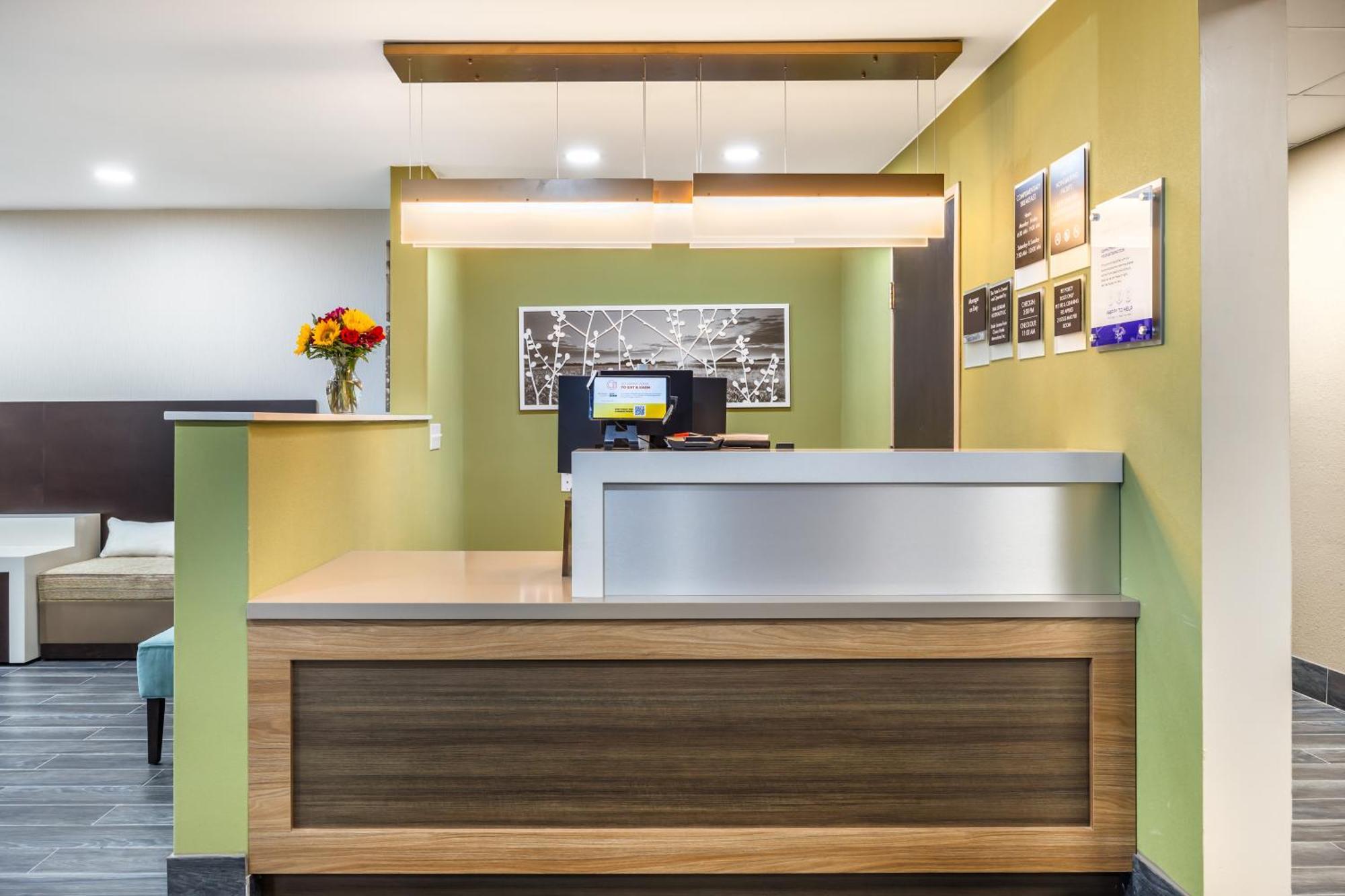 Sleep Inn & Suites Salina I-135 Екстер'єр фото