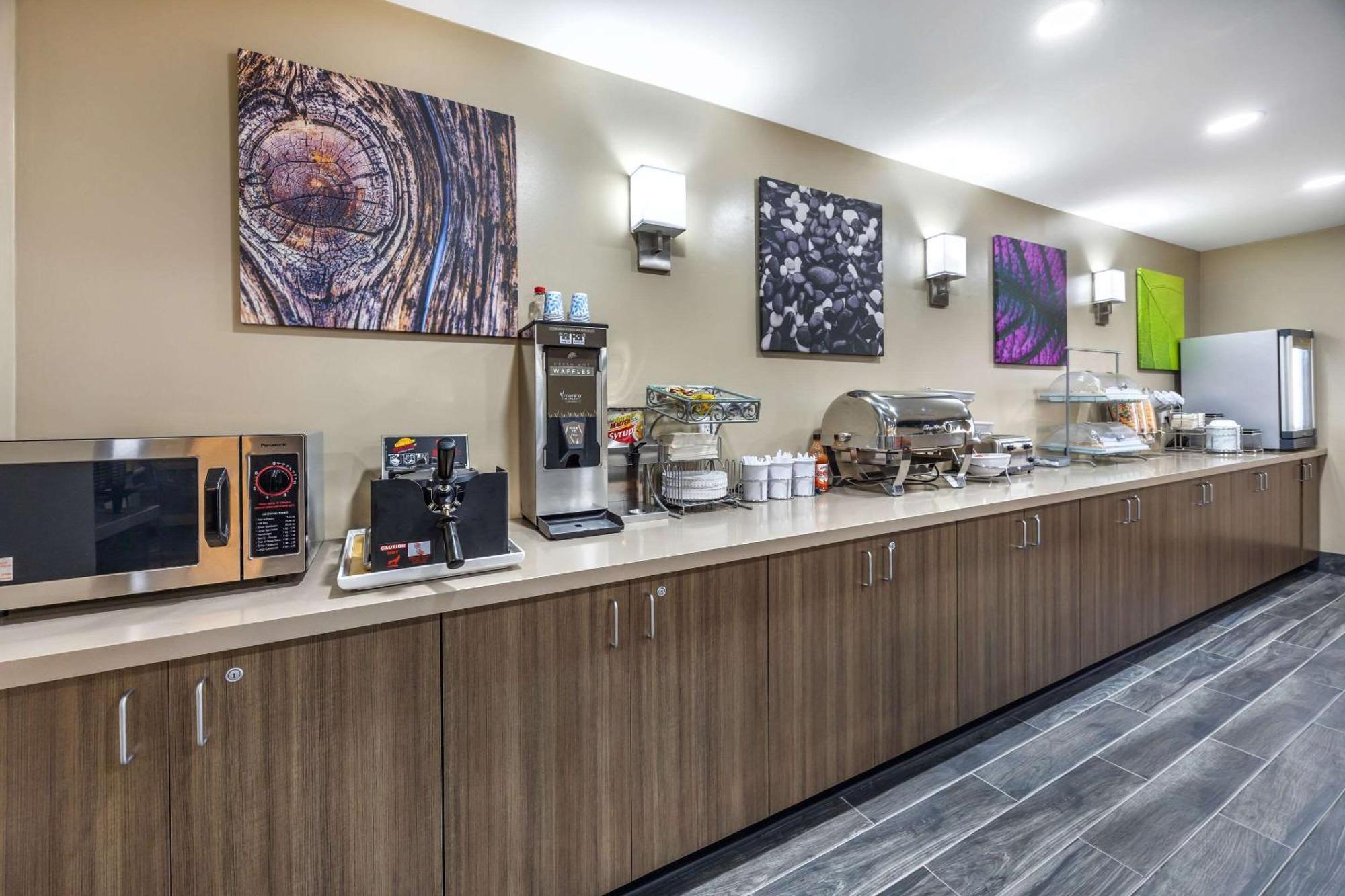 Sleep Inn & Suites Salina I-135 Екстер'єр фото